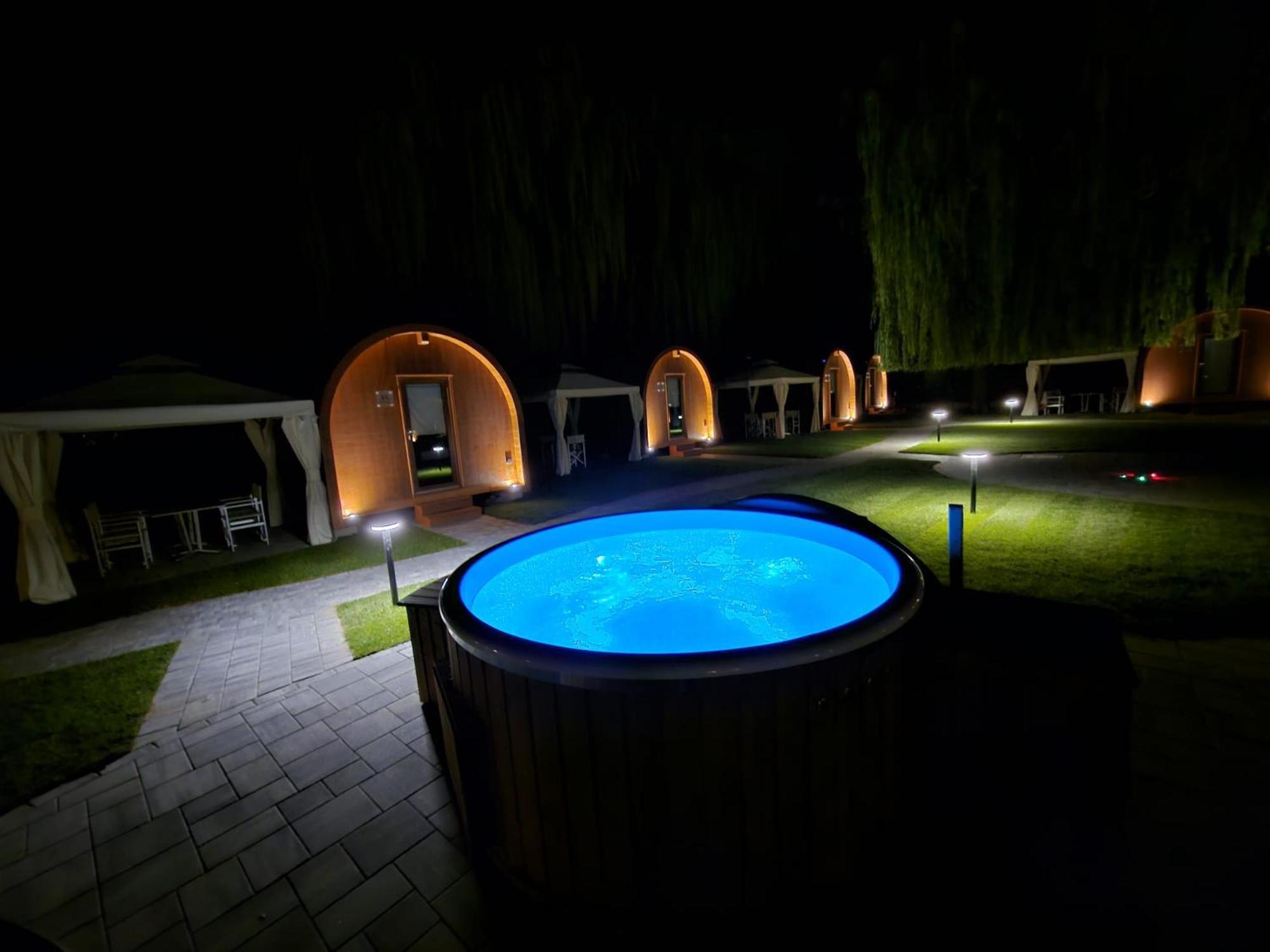 Vicolungo Glamour Lodge & Spa - Free Spa Hot Tub E Sauna Exterior photo