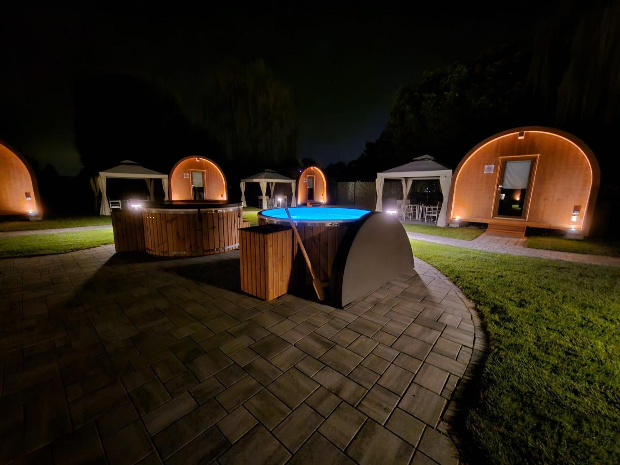 Vicolungo Glamour Lodge & Spa - Free Spa Hot Tub E Sauna Exterior photo