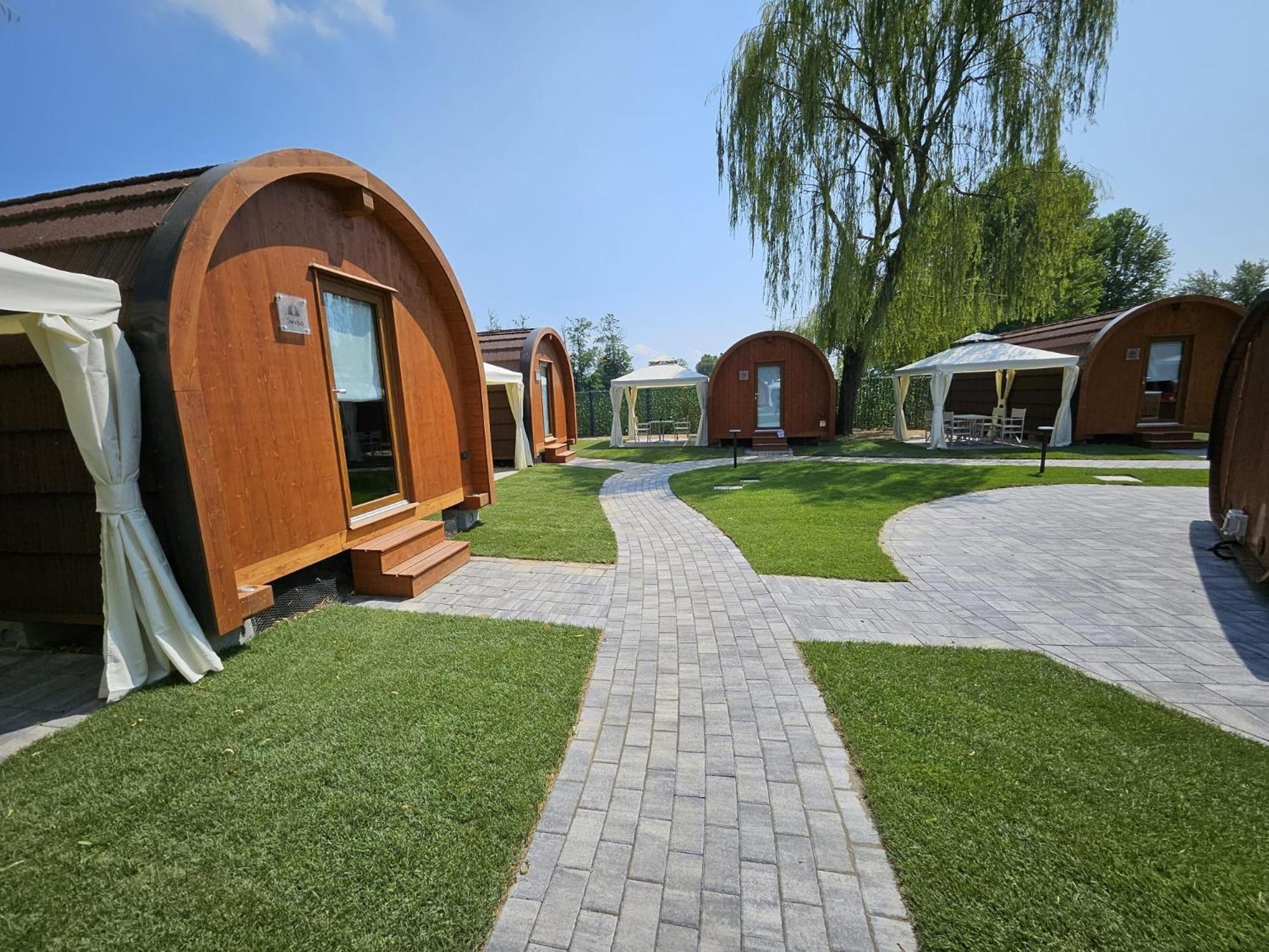 Vicolungo Glamour Lodge & Spa - Free Spa Hot Tub E Sauna Exterior photo