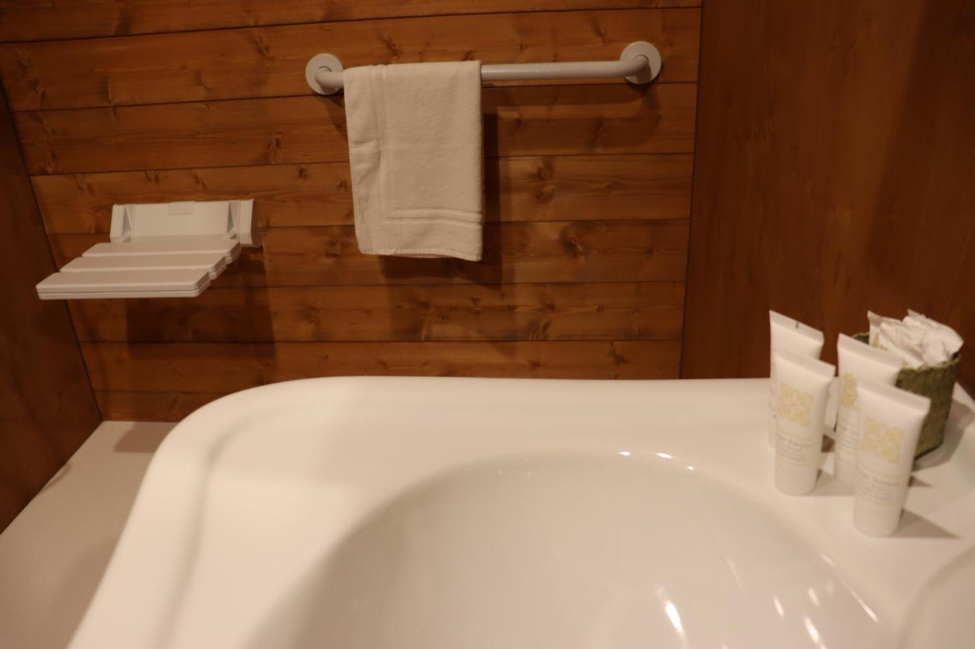 Vicolungo Glamour Lodge & Spa - Free Spa Hot Tub E Sauna Exterior photo