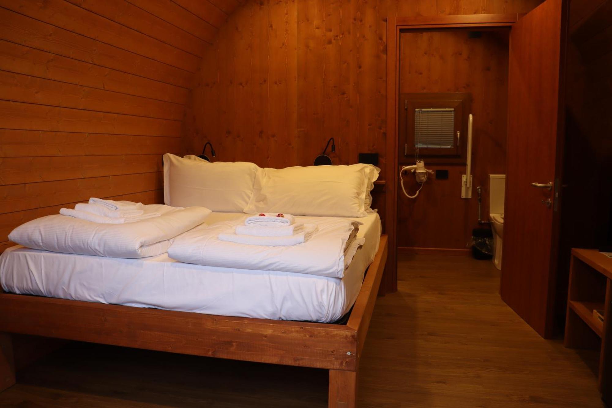Vicolungo Glamour Lodge & Spa - Free Spa Hot Tub E Sauna Exterior photo