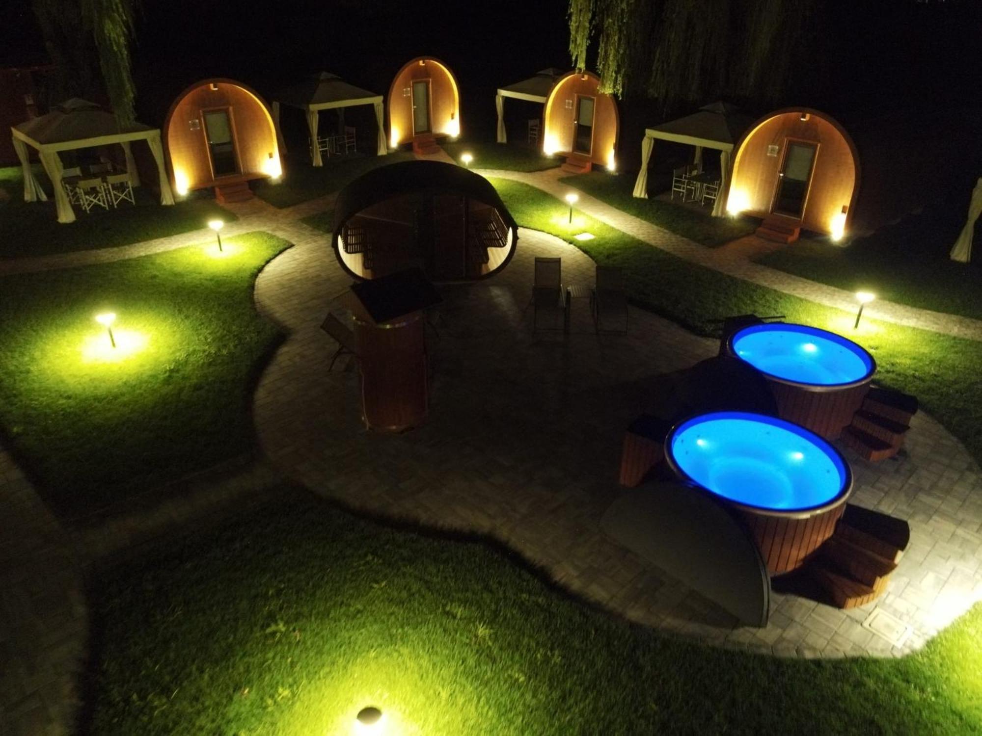 Vicolungo Glamour Lodge & Spa - Free Spa Hot Tub E Sauna Exterior photo